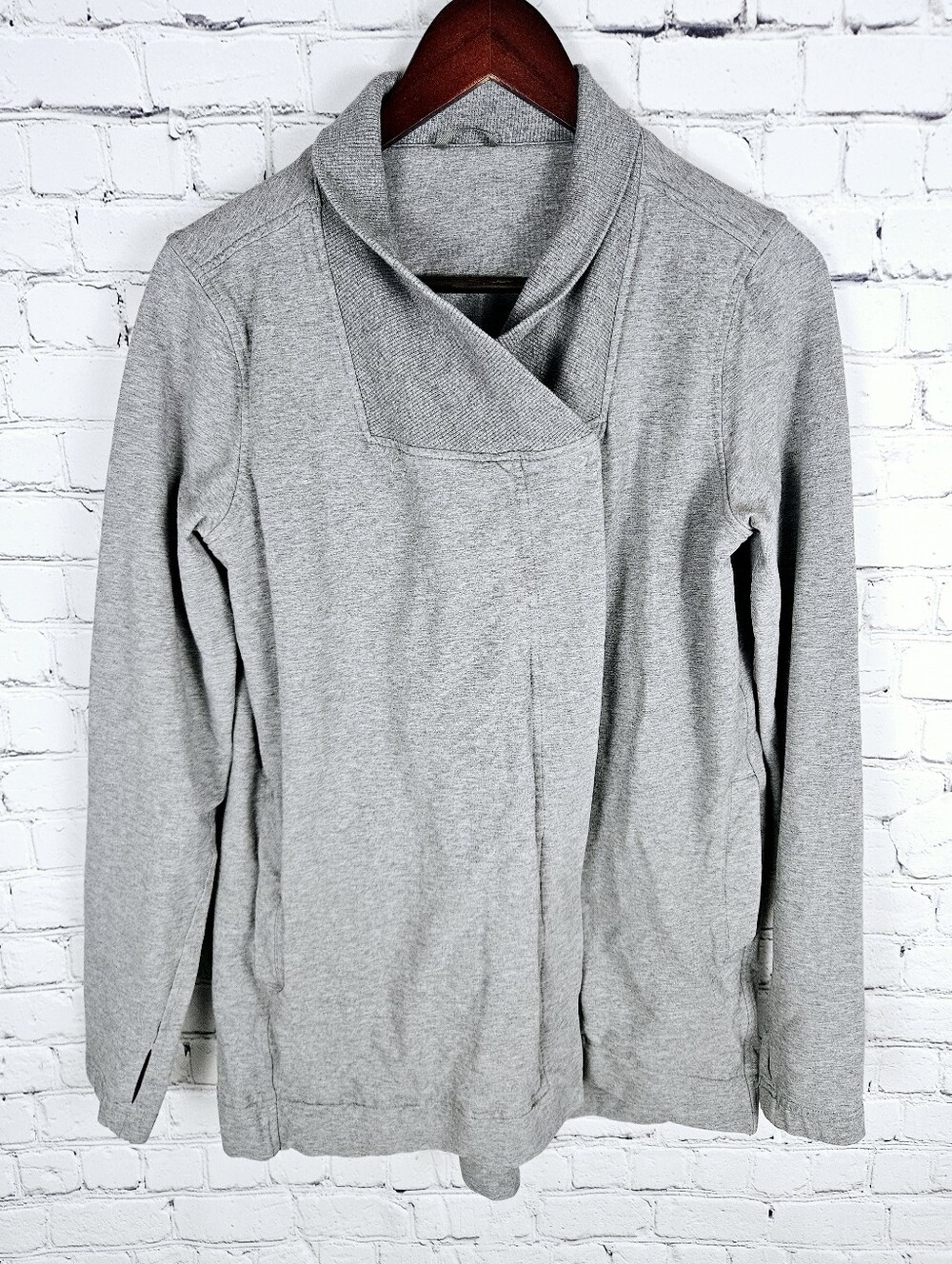 LULULEMON | Belle snap button long sleeve wrap cardigan